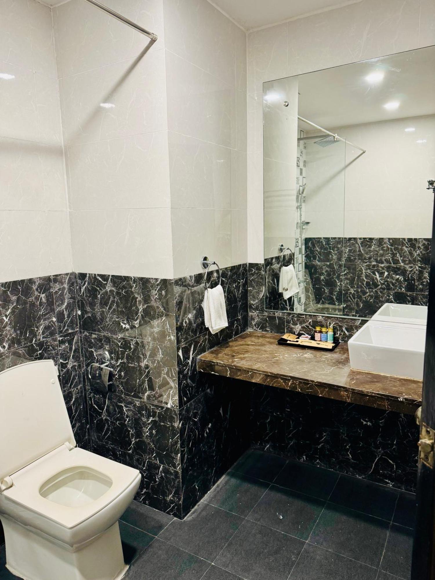 Bluo Amani Vagator - Boutique Hotel Goa Anjuna Rom bilde